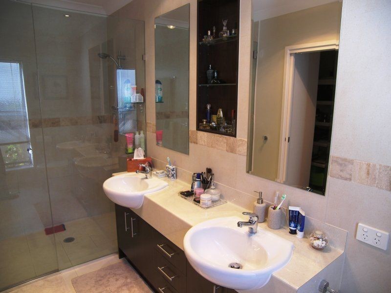 28 Kuranga Avenue, Southport QLD 4215