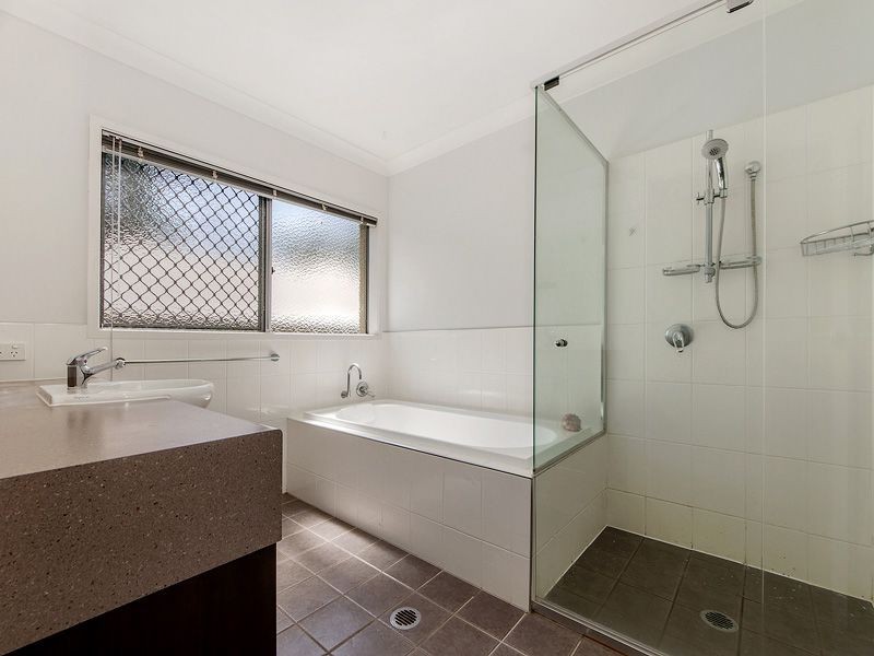 28 Kuranga Avenue, Southport QLD 4215