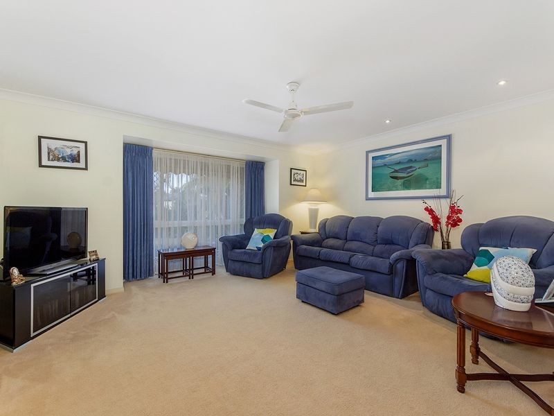 30 Nuthatch St, Burleigh Waters QLD 4220