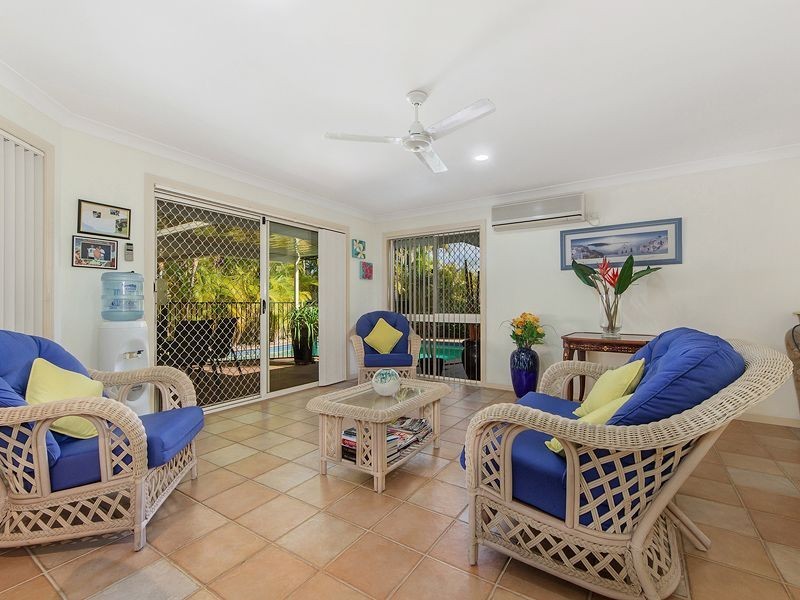 30 Nuthatch St, Burleigh Waters QLD 4220