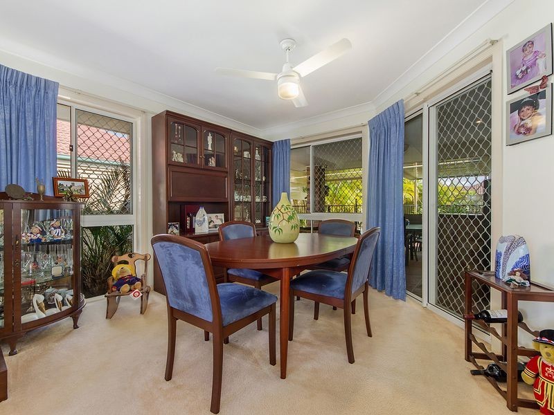 30 Nuthatch St, Burleigh Waters QLD 4220