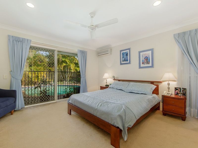 30 Nuthatch St, Burleigh Waters QLD 4220