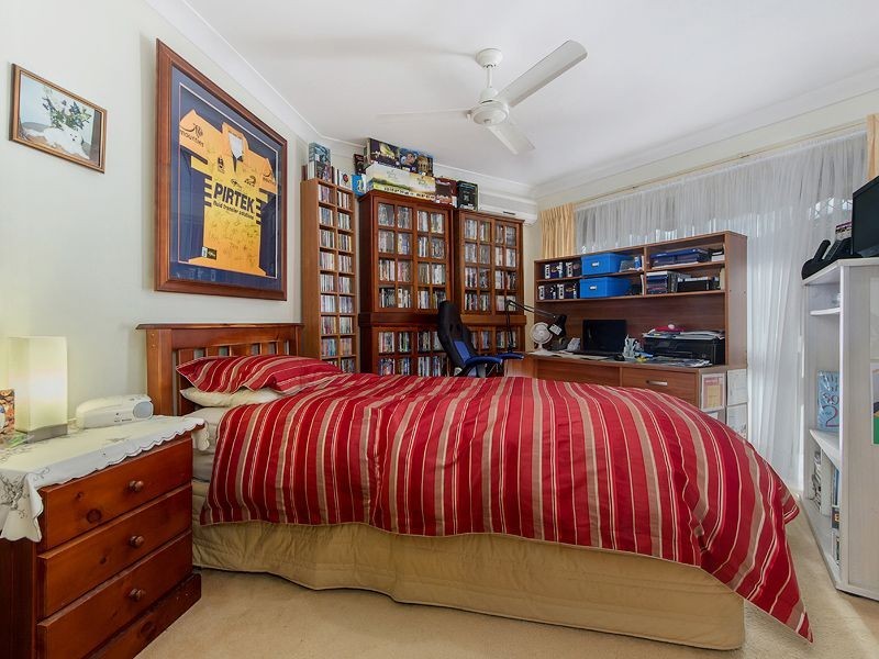 30 Nuthatch St, Burleigh Waters QLD 4220
