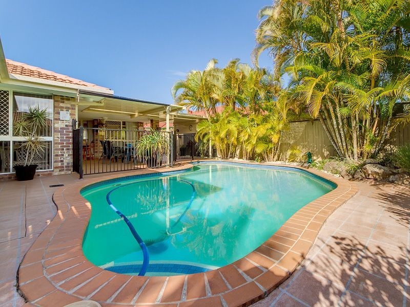 30 Nuthatch St, Burleigh Waters QLD 4220