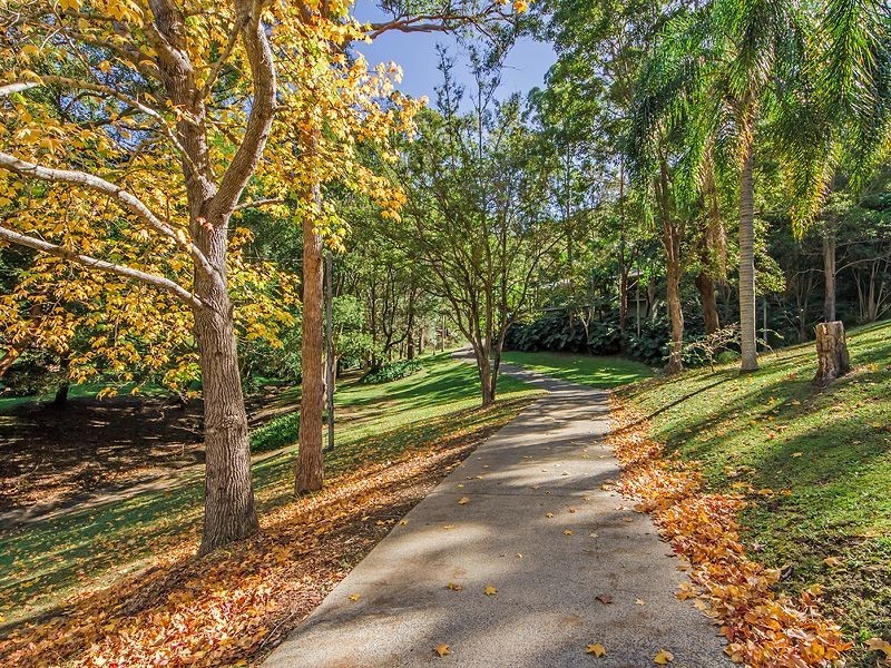 19 Monday Dr, Tallebudgera Valley QLD 4228