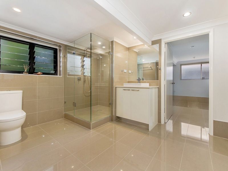 58 Kallay St, Miami QLD 4220