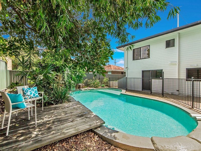 58 Kallay St, Miami QLD 4220