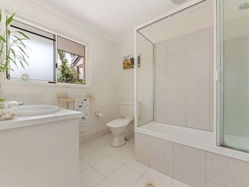 1/3 Pontoon Place, Varsity Lakes QLD 4227