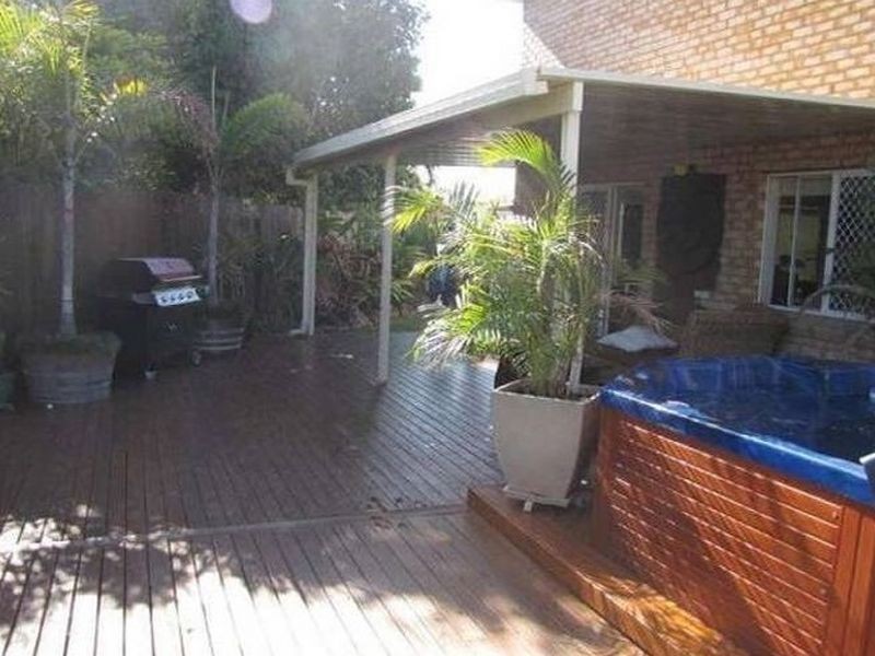 1/5 St Lucia Ct, Varsity Lakes QLD 4227