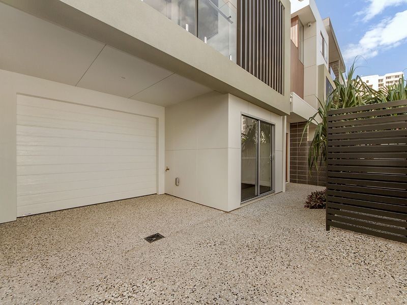2/1816 Gold Coast Highway, Burleigh Heads QLD 4220