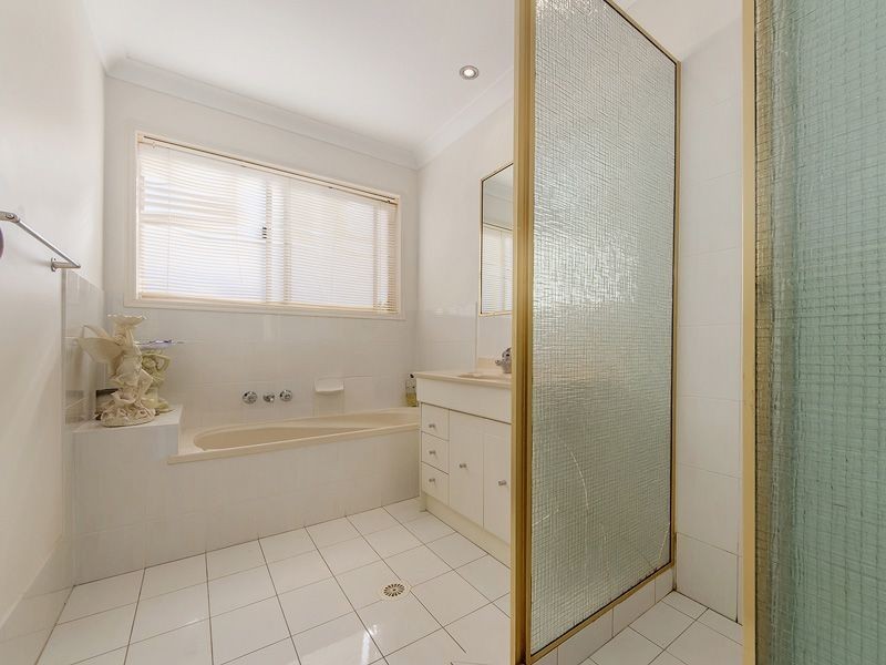 14 Rangeview Court, Burleigh Waters QLD 4220