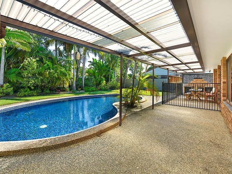 12 Cassia Ct, Palm Beach QLD 4221