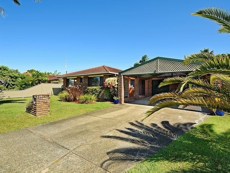 12 Cassia Ct, Palm Beach QLD 4221