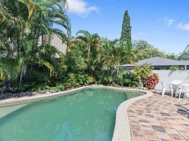 18 Hooper Drive, Currumbin QLD 4223