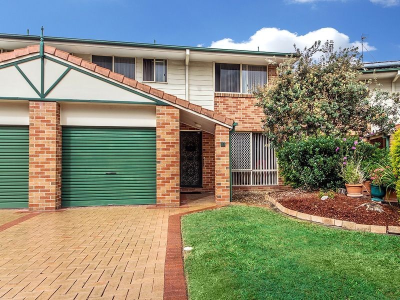 10/2 Cassowary Dr, Burleigh Waters QLD 4220