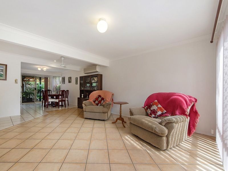 10/2 Cassowary Dr, Burleigh Waters QLD 4220