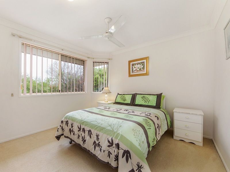 10/2 Cassowary Dr, Burleigh Waters QLD 4220