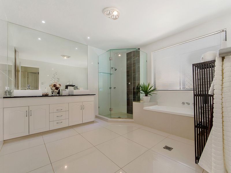 1 Palmyra Court, Burleigh Waters QLD 4220