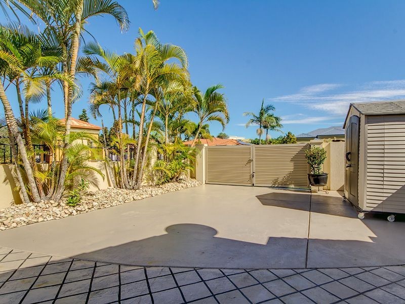 1 Palmyra Court, Burleigh Waters QLD 4220