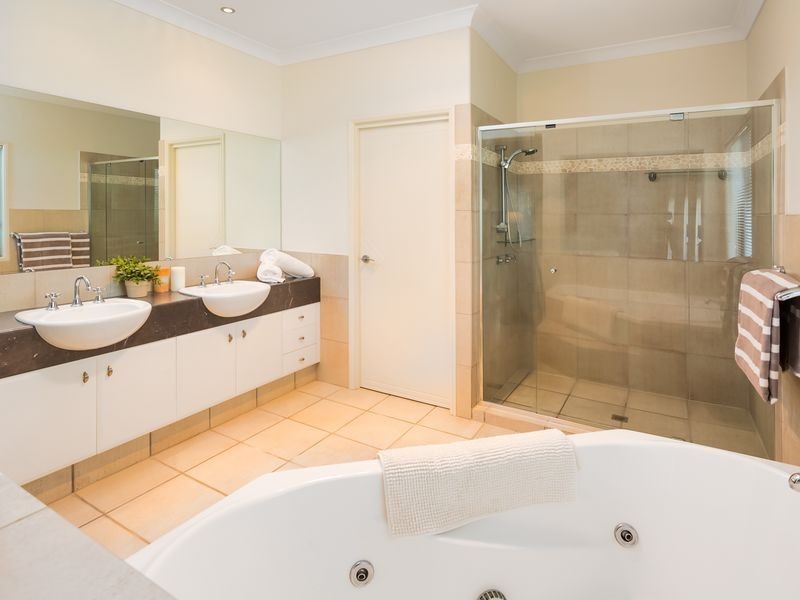 12 Coffeebush Court, Reedy Creek QLD 4227