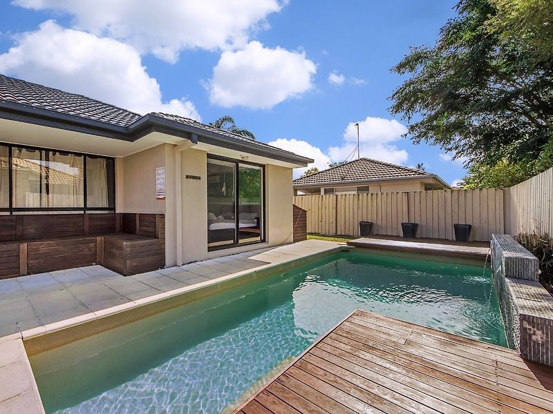 5 Greendale Pl, Burleigh Waters QLD 4220