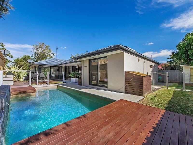 5 Greendale Pl, Burleigh Waters QLD 4220