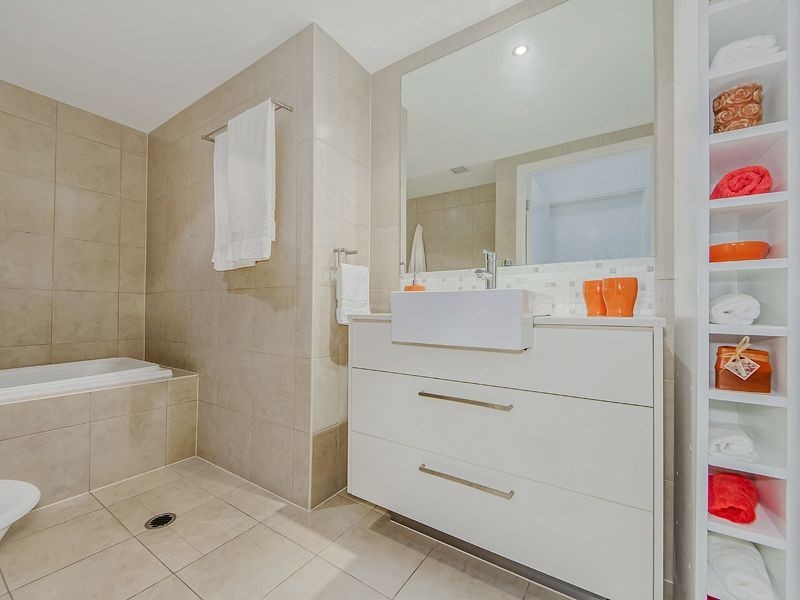 4602/12 Executive Drive, Burleigh Waters QLD 4220