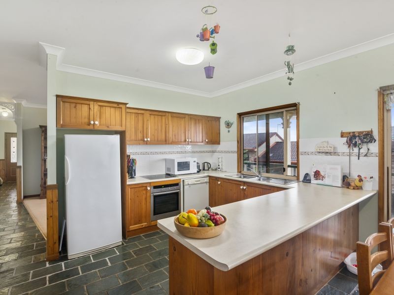 24 Robinson Place, Currumbin Waters QLD 4223