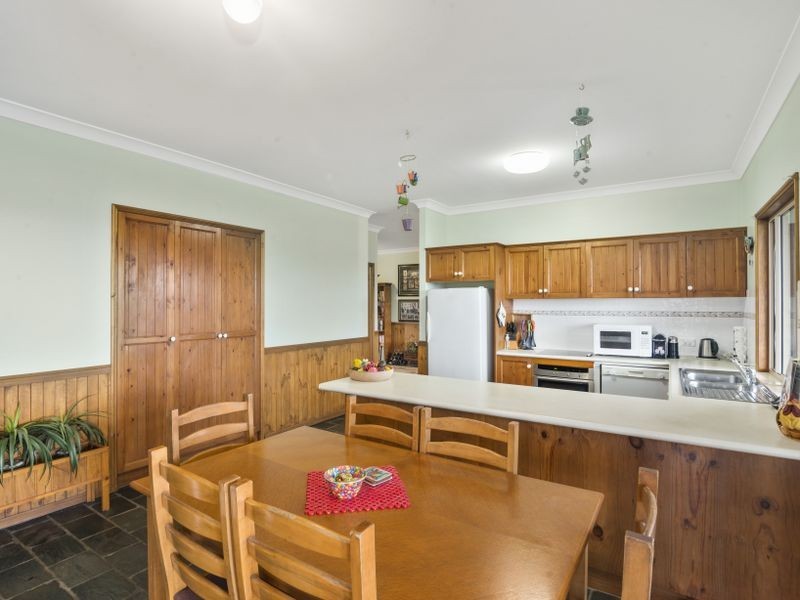 24 Robinson Place, Currumbin Waters QLD 4223