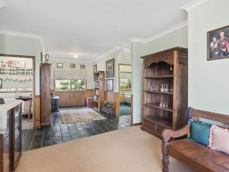24 Robinson Place, Currumbin Waters QLD 4223