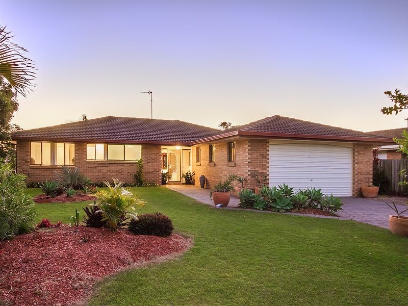 12 Spoonbill Court, Burleigh Waters QLD 4220