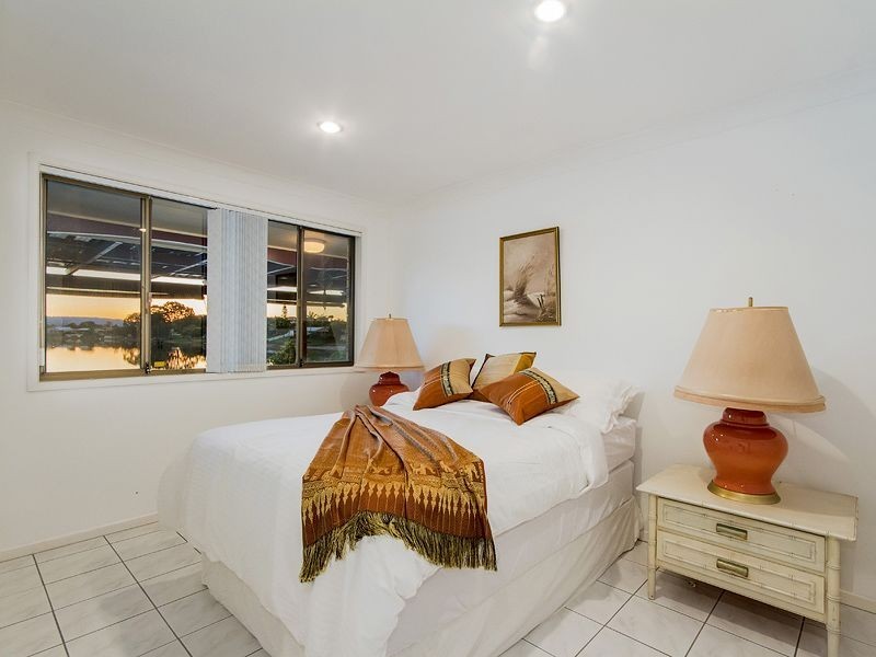 12 Spoonbill Court, Burleigh Waters QLD 4220