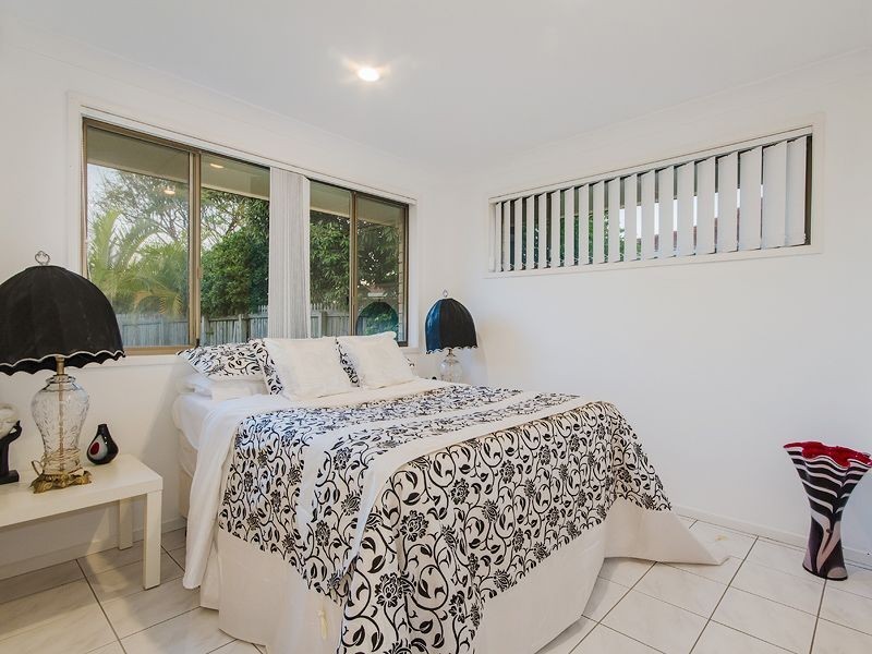 12 Spoonbill Court, Burleigh Waters QLD 4220