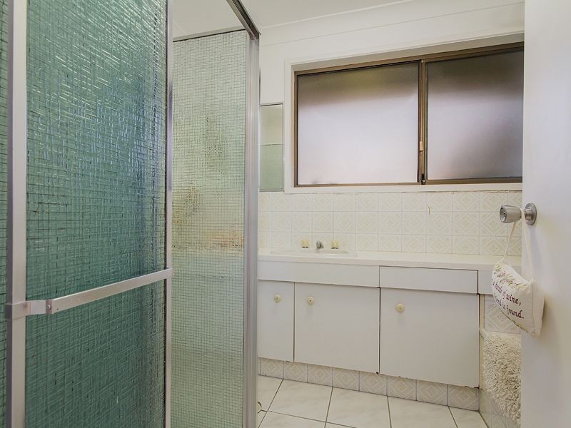 12 Spoonbill Court, Burleigh Waters QLD 4220