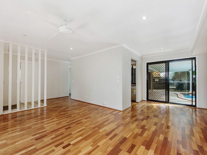 16 Darnel Street, Elanora QLD 4221