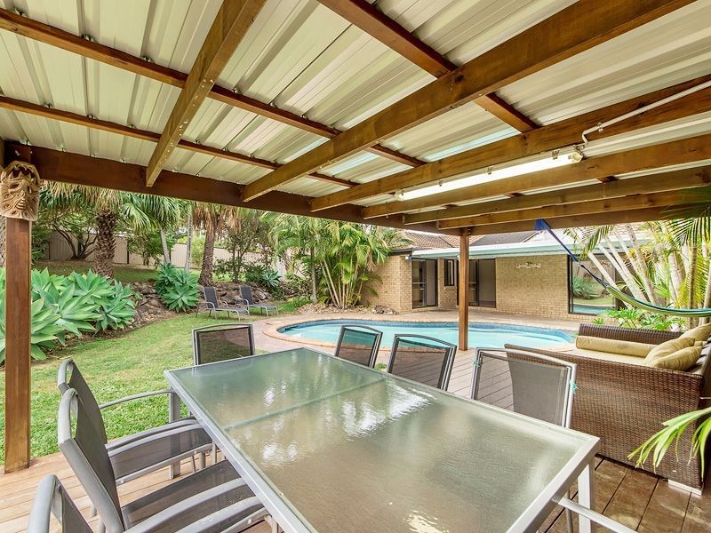 16 Darnel Street, Elanora QLD 4221