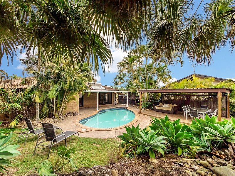 16 Darnel Street, Elanora QLD 4221