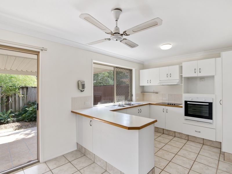 2/7 Felicia Ct, Burleigh Waters QLD 4220