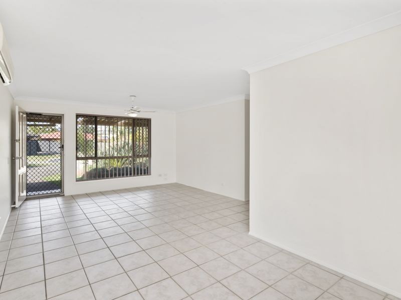 2/7 Felicia Ct, Burleigh Waters QLD 4220