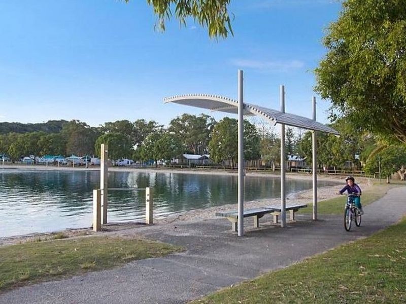 1/8 Murlong Crescent, Palm Beach QLD 4221