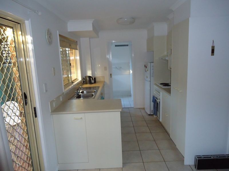 5/18 Bottlewood Ct, Burleigh Waters QLD 4220