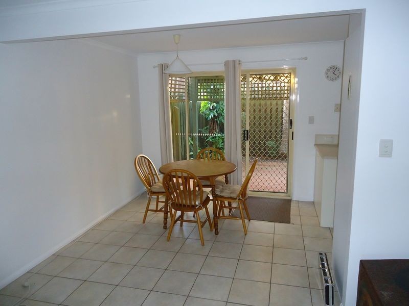 5/18 Bottlewood Ct, Burleigh Waters QLD 4220