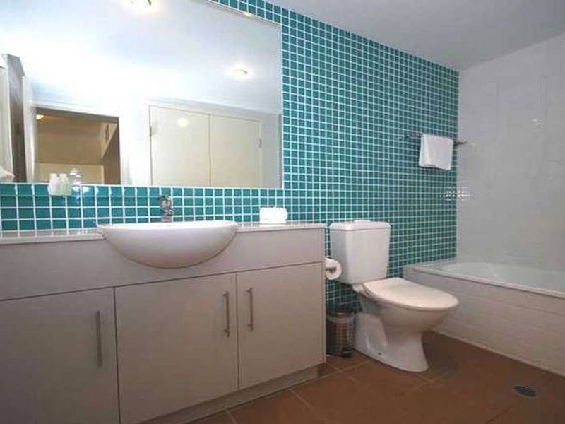 1068/1 Ocean Street, Burleigh Heads QLD 4220