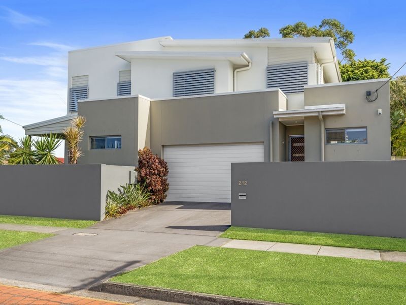 2/12 Nobby Parade, Miami QLD 4220
