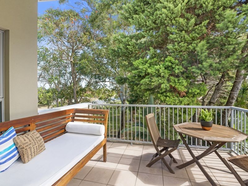 2/12 Nobby Parade, Miami QLD 4220