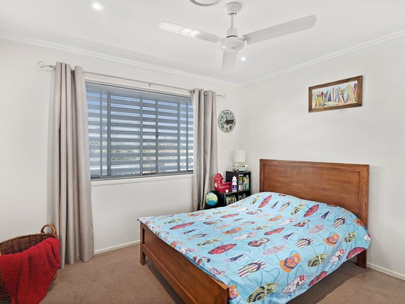 2/12 Nobby Parade, Miami QLD 4220