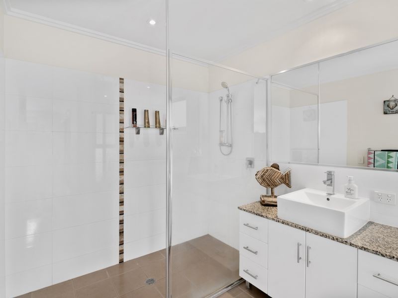 2/12 Nobby Parade, Miami QLD 4220