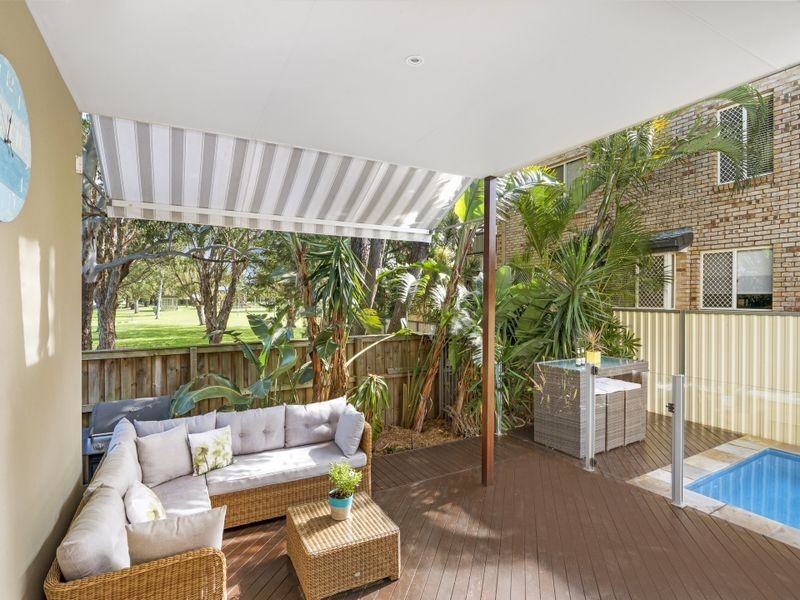 2/12 Nobby Parade, Miami QLD 4220