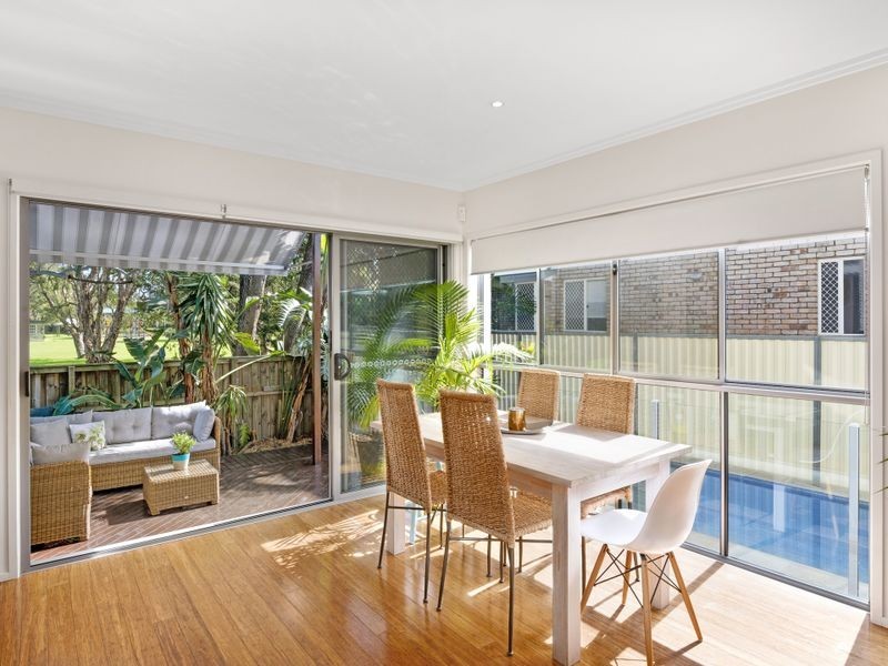 2/12 Nobby Parade, Miami QLD 4220