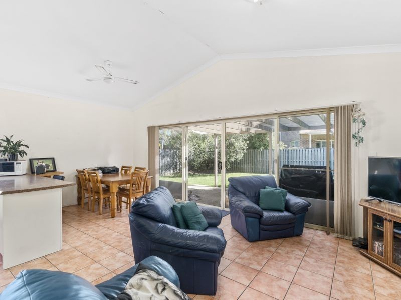 5 Shorehaven Place, Varsity Lakes QLD 4227